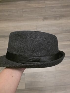 Henschel Hat Company F edoraClassic Men's Gray Wool Fedora Hat with Black Band